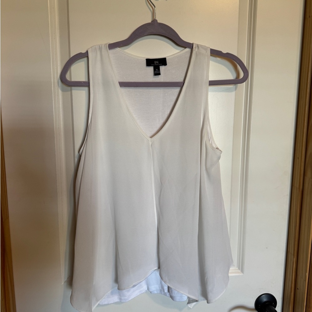 White‎ Sleeveless Top